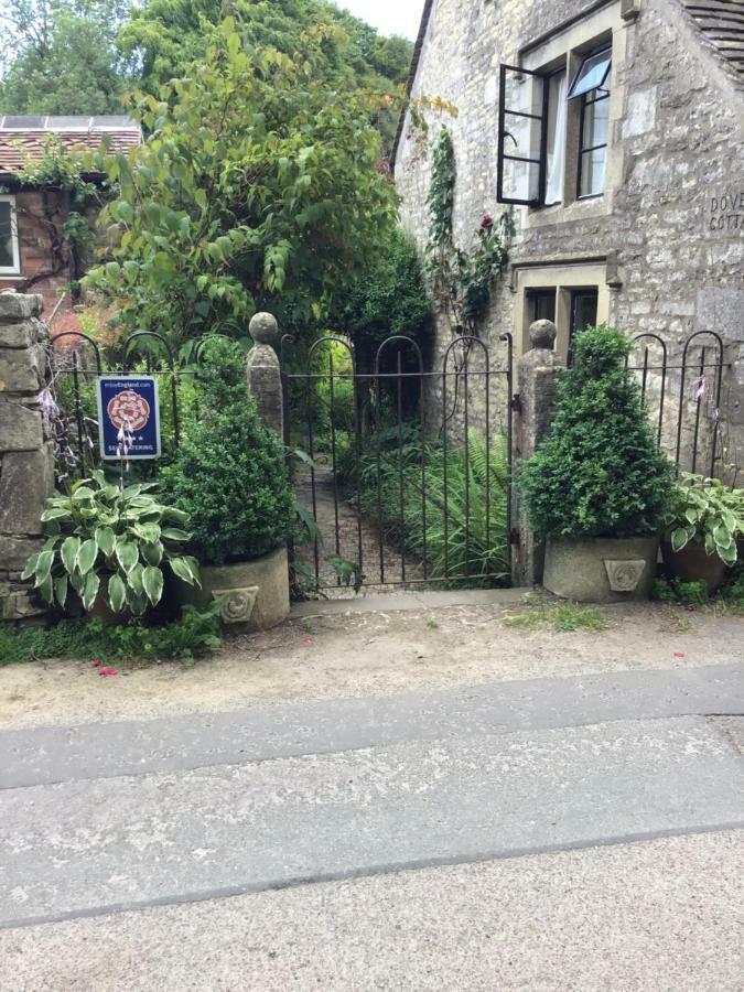 Dove Cottage Bisley  Exterior photo